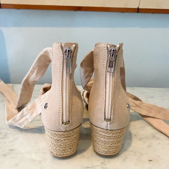 NEW UGG Yarrow Espadrille Wedge Sandal Size 8.5 - Picture 4 of 5
